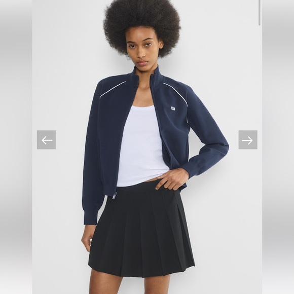 Aritzia Pleated Skirt - Never Worn (Size 4); Spring 2025 - Picture 6 of 12